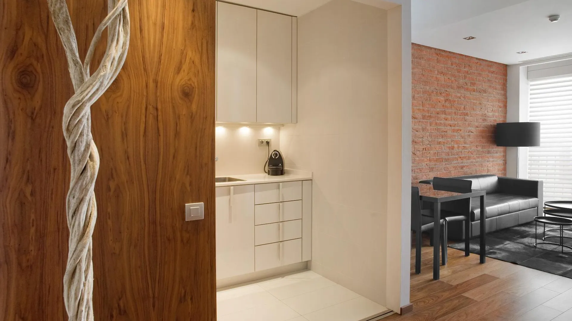 Suites Avenue Barselona 0*,