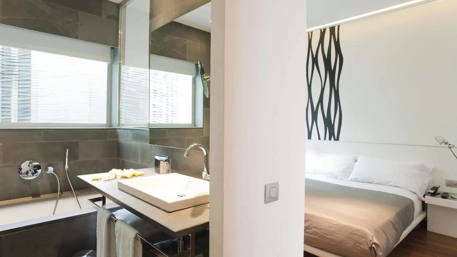 Suites Avenue Barselona 0*,